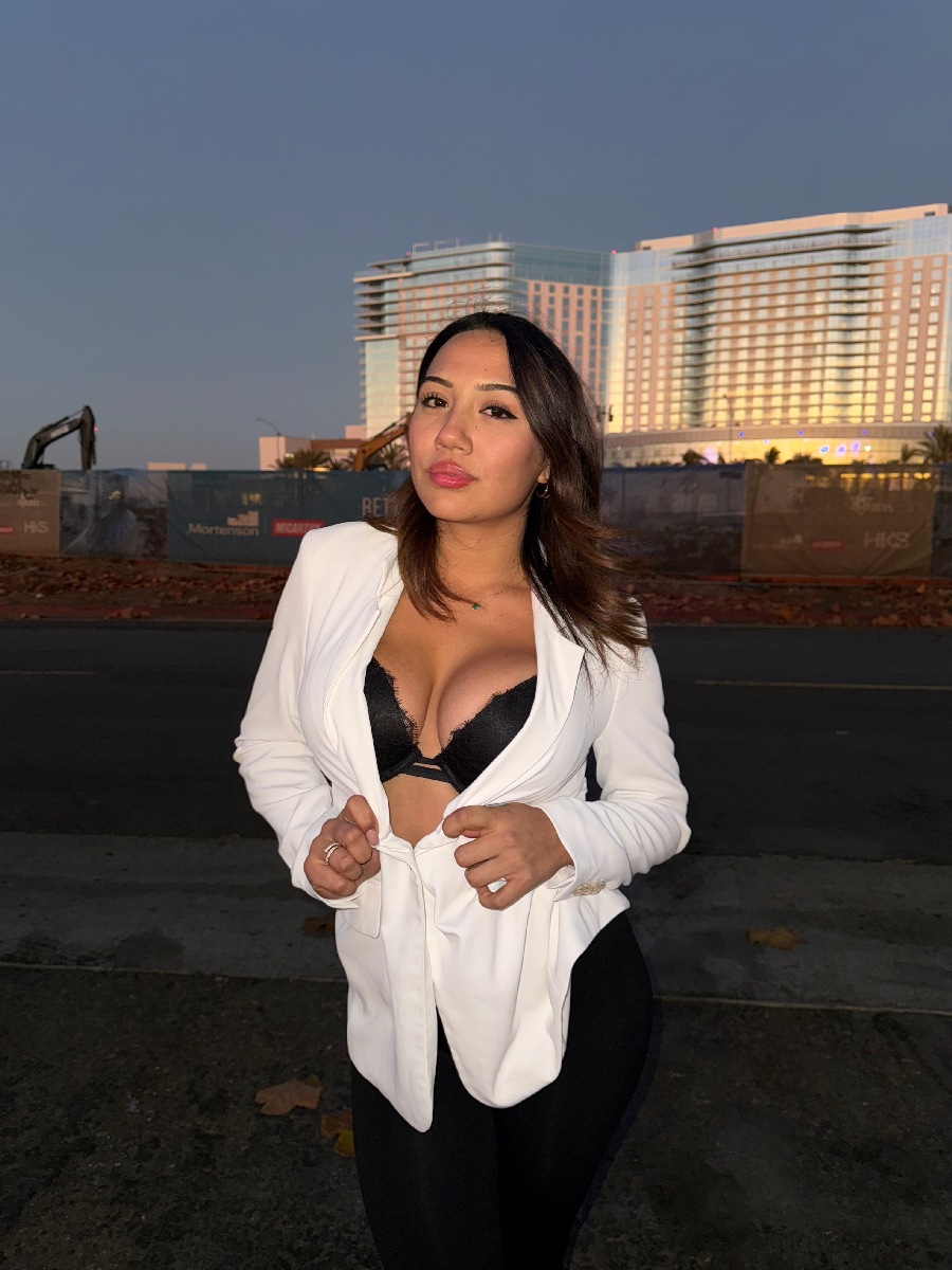 Take a pause and enjoy Ali Cruz — streaming from Algiers