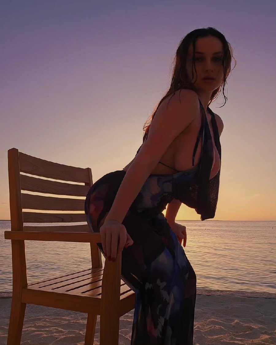 Sexy girl Miranda Faith nude in Algiers