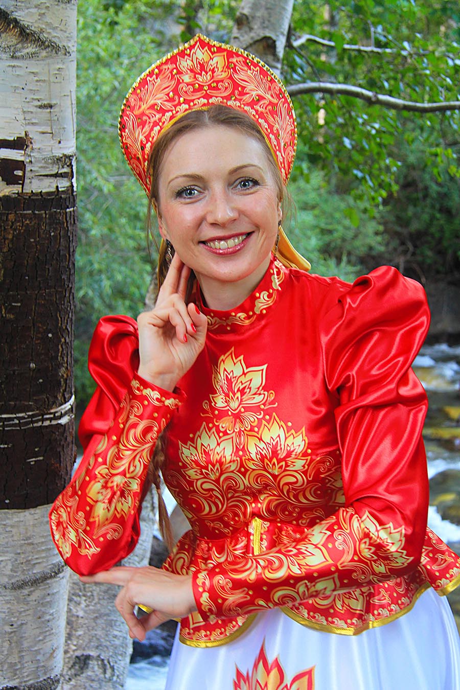 Women in Slavic costumes in Algiers