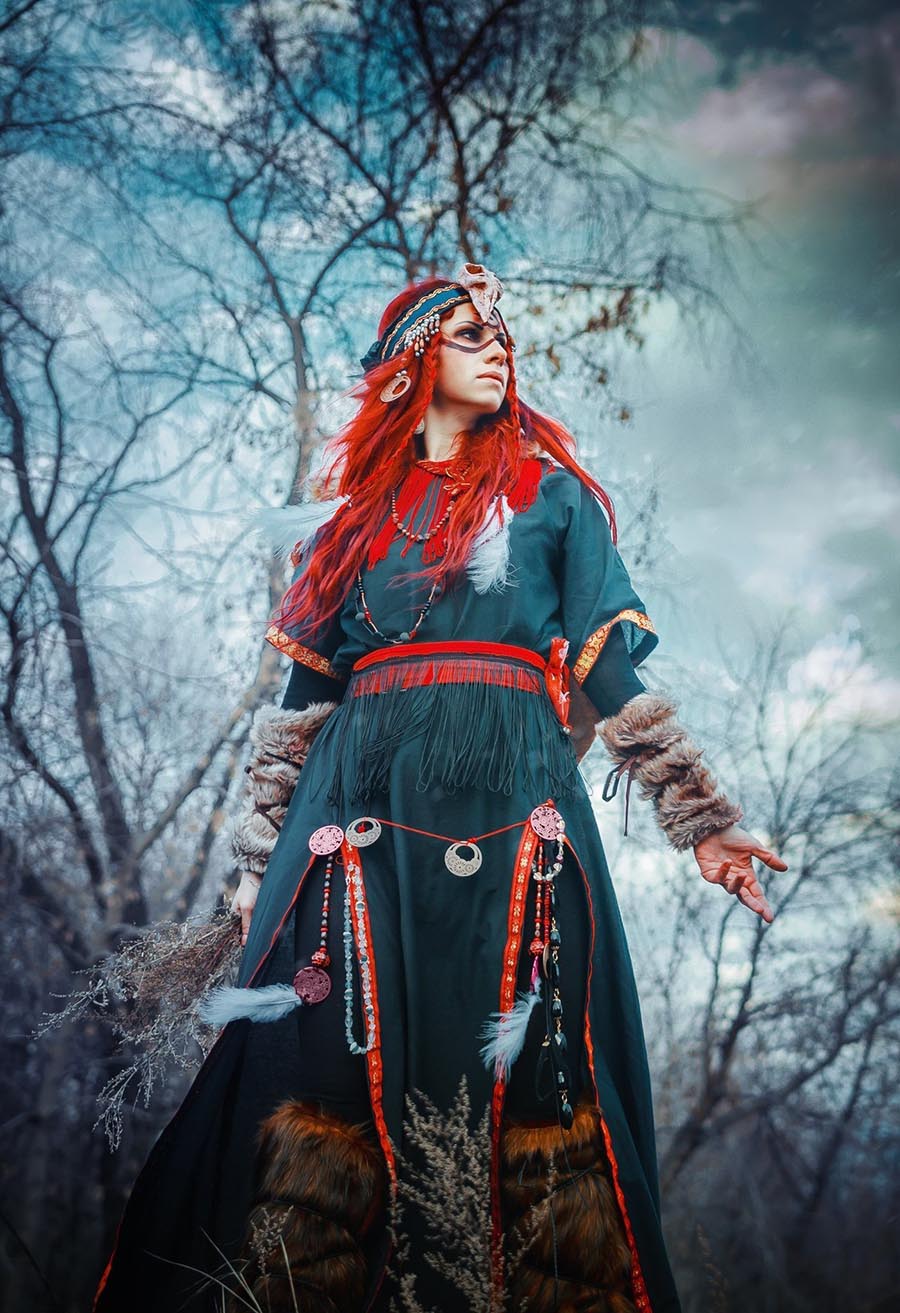 Girls in Slavic costumes underwear in Algiers