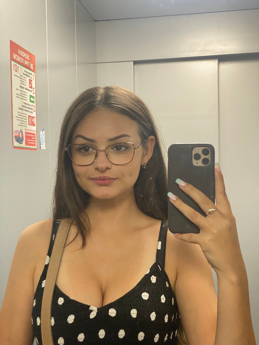 Sexy model Stacy in Algiers